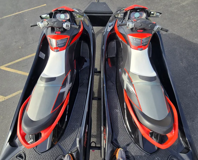 Slide: The Image of Sea-Doo RXT 260 2011 - 6