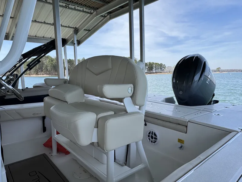 Slide: The Image of Robalo 226 Cayman 2026 - 3