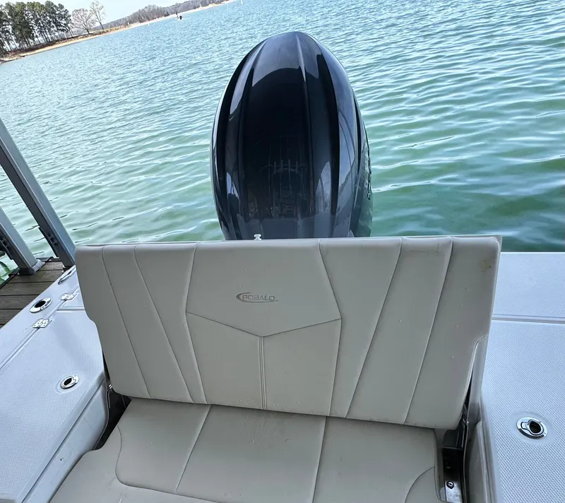 Slide: The Image of Robalo 226 Cayman 2026 - 31
