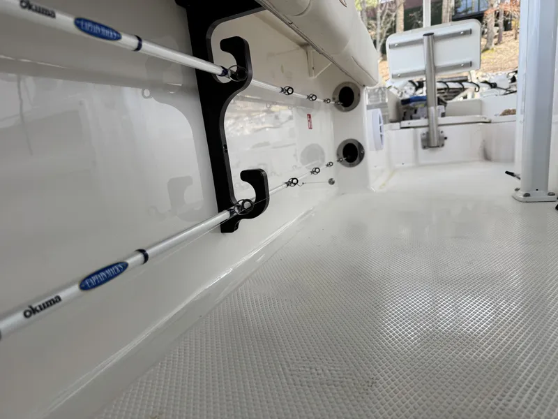 Slide: The Image of Robalo 226 Cayman 2026 - 36