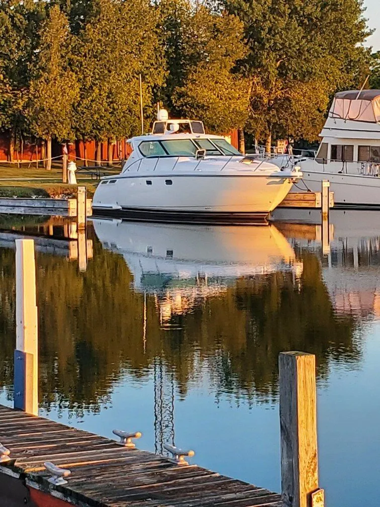 The Image of Tiara Sovran 4300 2007 - 0