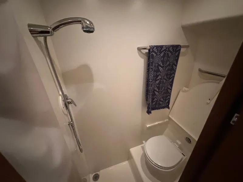 Slide: The Image of Tiara Sovran 4300 2007 - 21