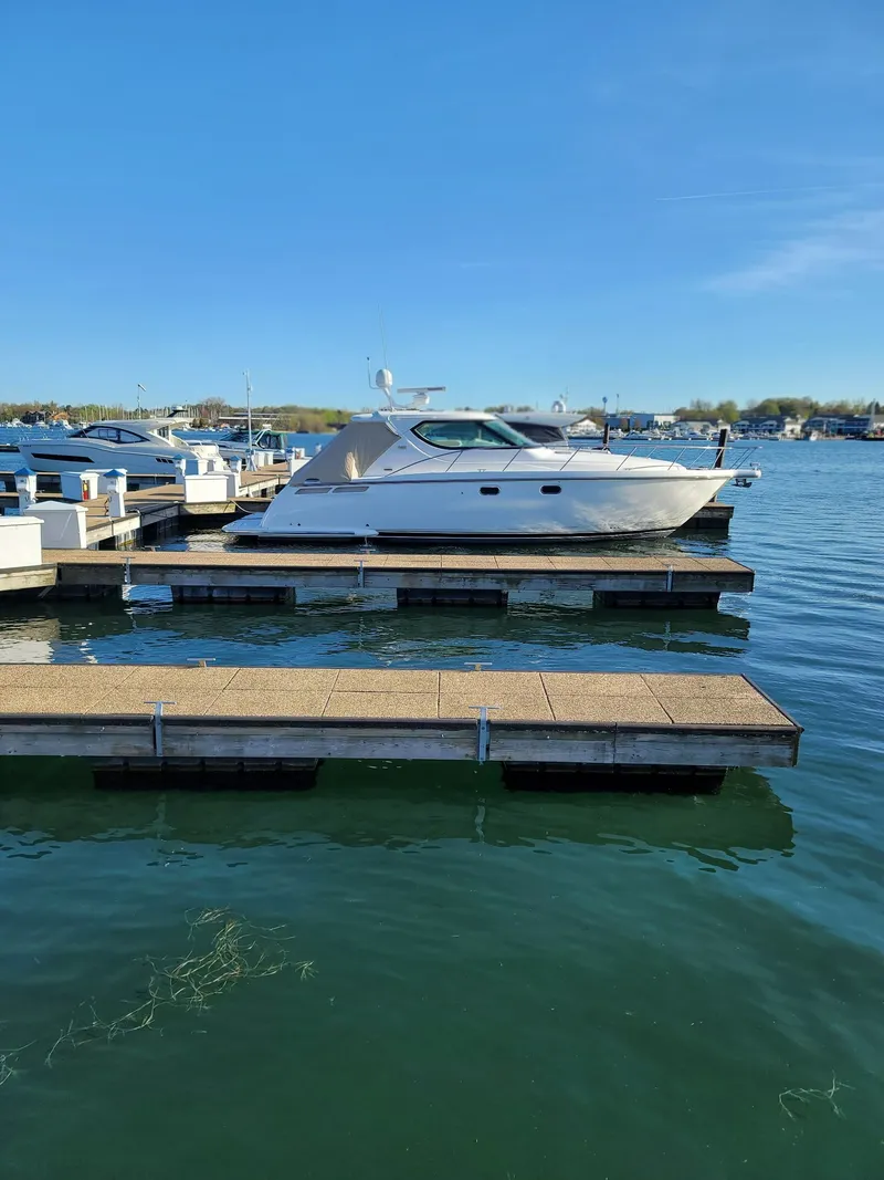 Slide: The Image of Tiara Sovran 4300 2007 - 3