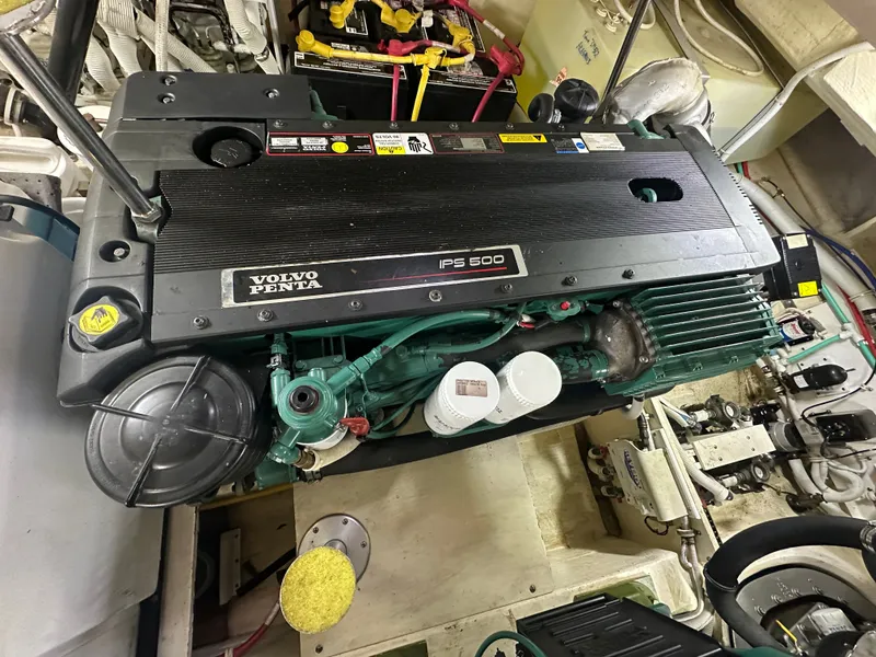 Slide: The Image of Tiara Sovran 4300 2007 - 34