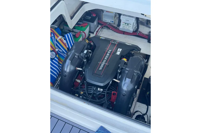 Slide: The Image of Engine compartment of 2014 Regal 3200 Bowrider with Volvo Penta engine. - 20