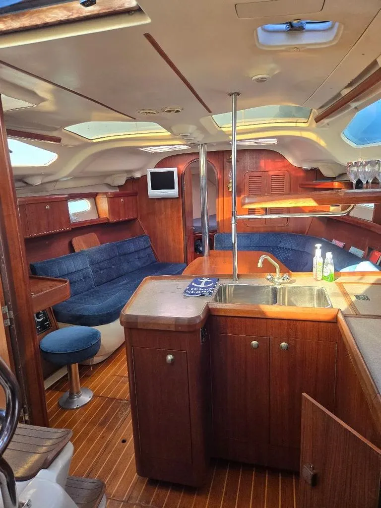 Slide: The Image of Hunter 376 1996 - 3