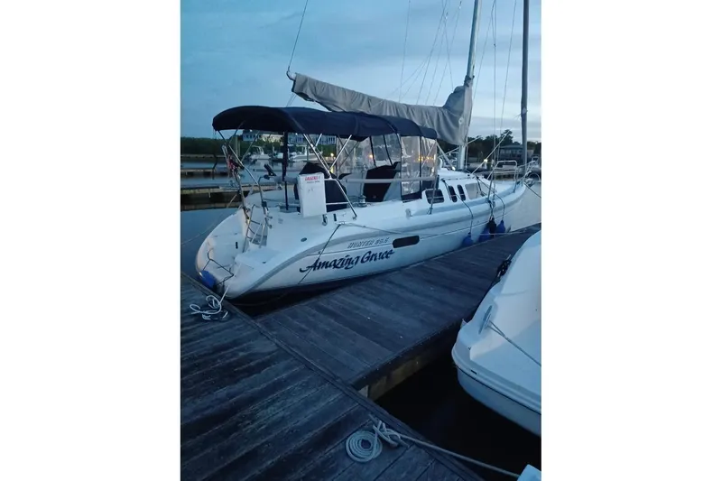 Slide: The Image of "Amazing Grace " , 1995 Hunter 29.5 model - 3