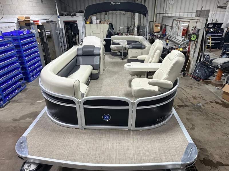 Slide: The Image of Premier 220 SunSpree 2018 - 10