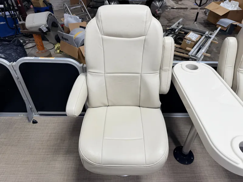 Slide: The Image of Premier 220 SunSpree 2018 - 15