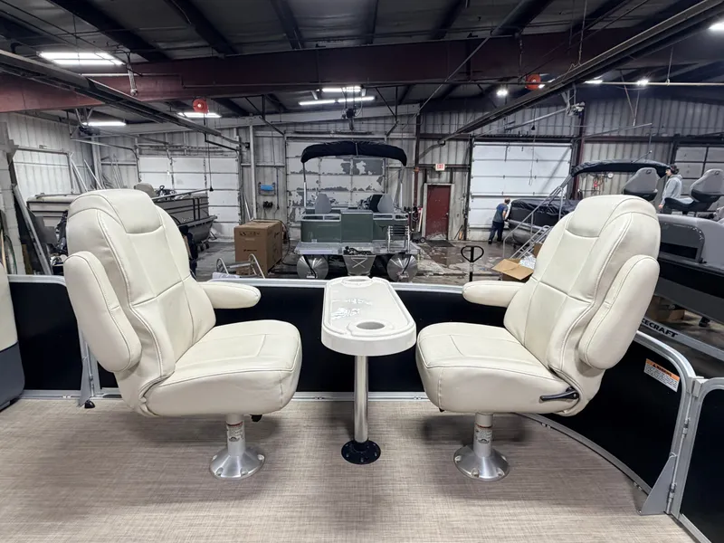 Slide: The Image of Premier 220 SunSpree 2018 - 17