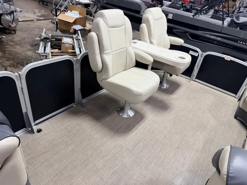 Slide: The Image of Premier 220 SunSpree 2018 - 19