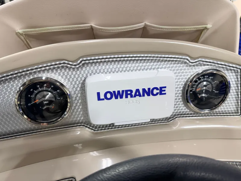 Slide: The Image of Premier 220 SunSpree 2018 - 24