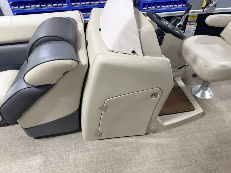 Slide: The Image of Premier 220 SunSpree 2018 - 29