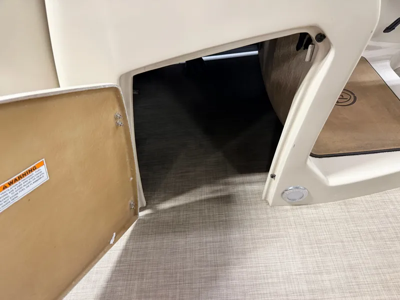 Slide: The Image of Premier 220 SunSpree 2018 - 30