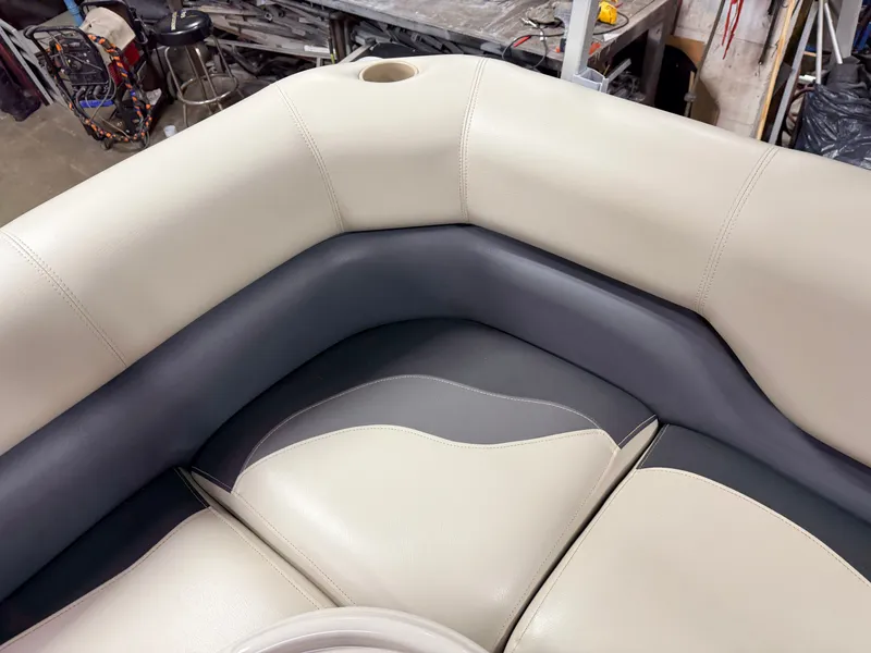 Slide: The Image of Premier 220 SunSpree 2018 - 32