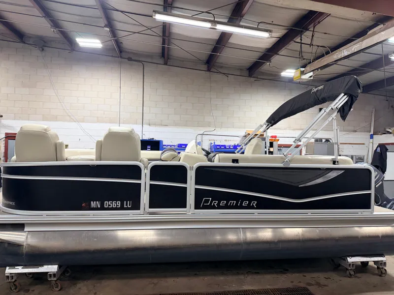 Slide: The Image of Premier 220 SunSpree 2018 - 36