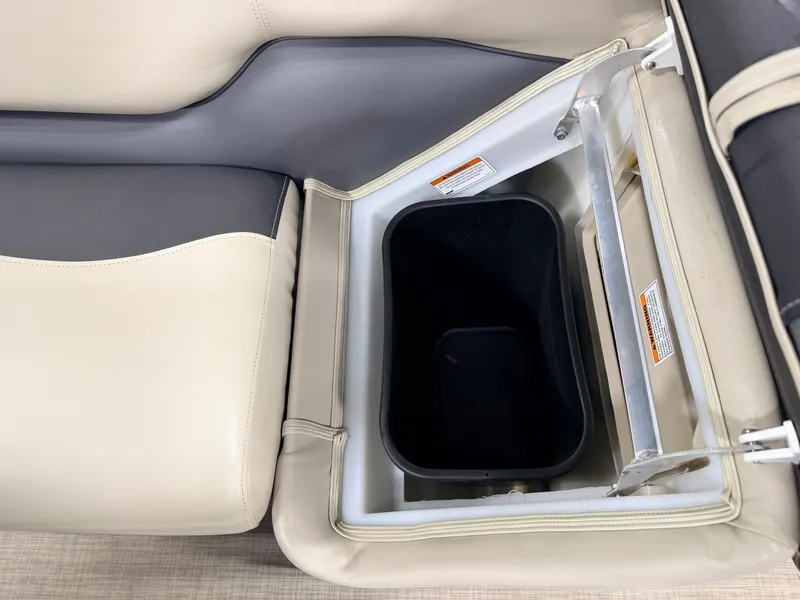 Slide: The Image of Premier 220 SunSpree 2018 - 40