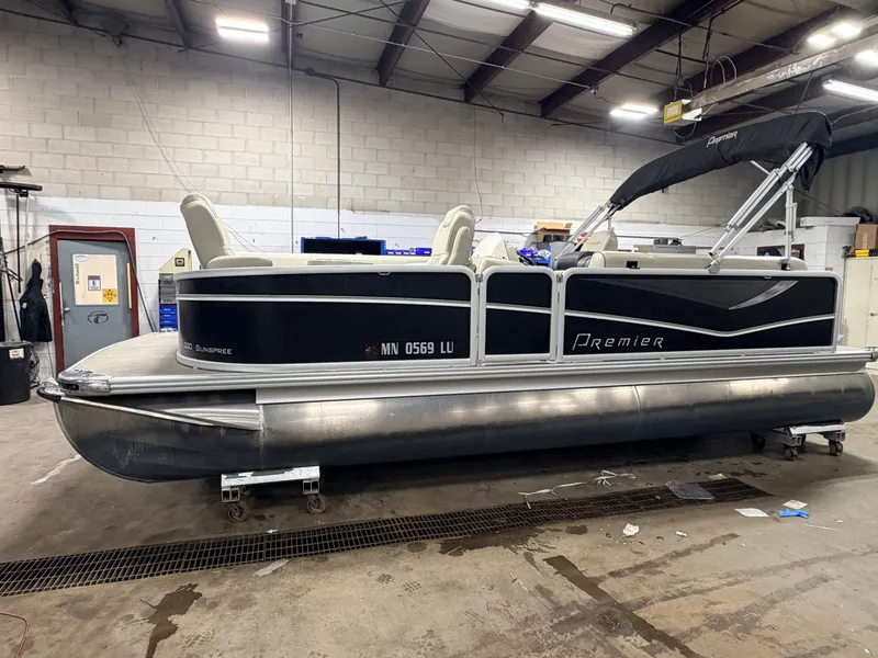 Slide: The Image of Premier 220 SunSpree 2018 - 45