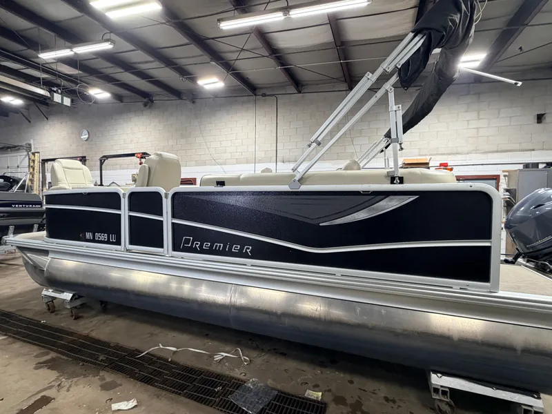 Slide: The Image of Premier 220 SunSpree 2018 - 47