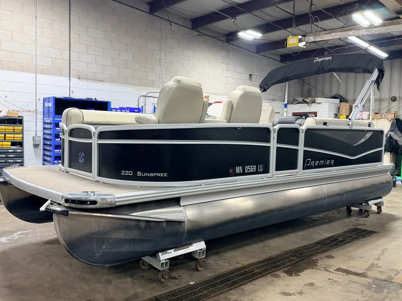 Slide: The Image of Premier 220 SunSpree 2018 - 52