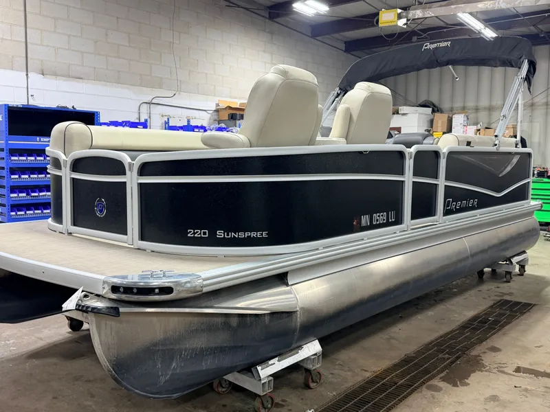 Slide: The Image of Premier 220 SunSpree 2018 - 53