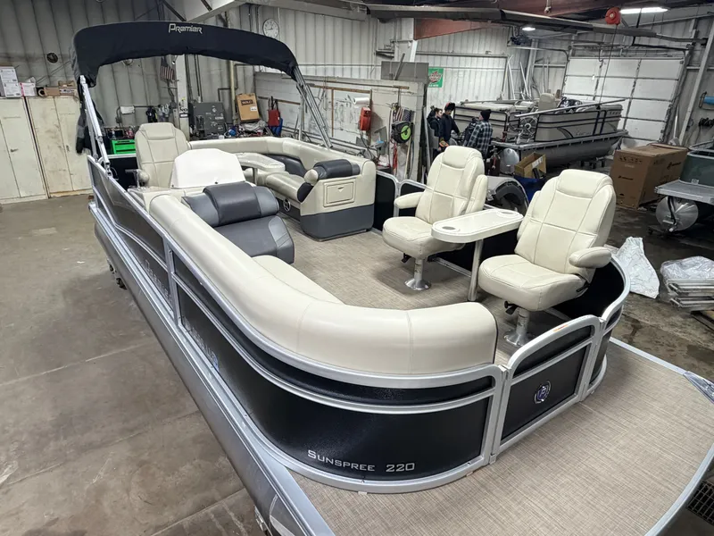 Slide: The Image of Premier 220 SunSpree 2018 - 54