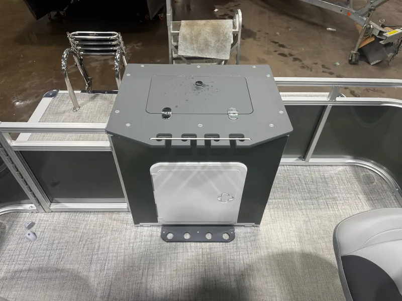 Slide: The Image of Tahoe Sport 23E80 Fish & Cruise Pontoon & Honda 4-Stroke EFI 2026 - 23