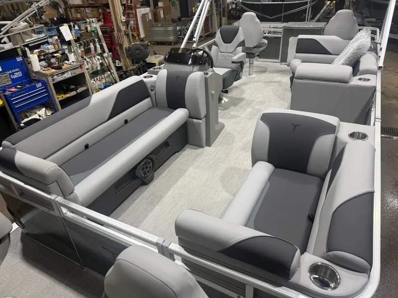 Slide: The Image of Tahoe Sport 23E80 Fish & Cruise Pontoon & Honda 4-Stroke EFI 2026 - 35