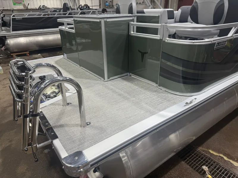 Slide: The Image of Tahoe Sport 23E80 Fish & Cruise Pontoon & Honda 4-Stroke EFI 2026 - 45