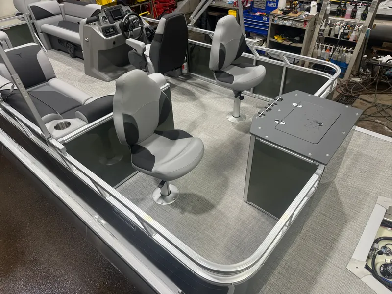 Slide: The Image of Tahoe Sport 23E80 Fish & Cruise Pontoon & Honda 4-Stroke EFI 2026 - 5