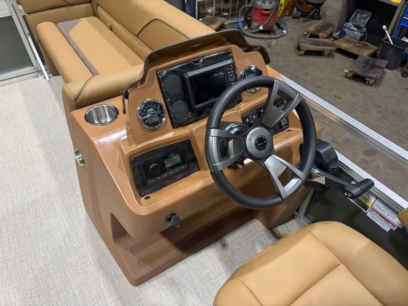 Slide: The Image of Tahoe Sport 23E80 Fish & Cruise Pontoon & Honda 4-Stroke EFI 2026 - 13