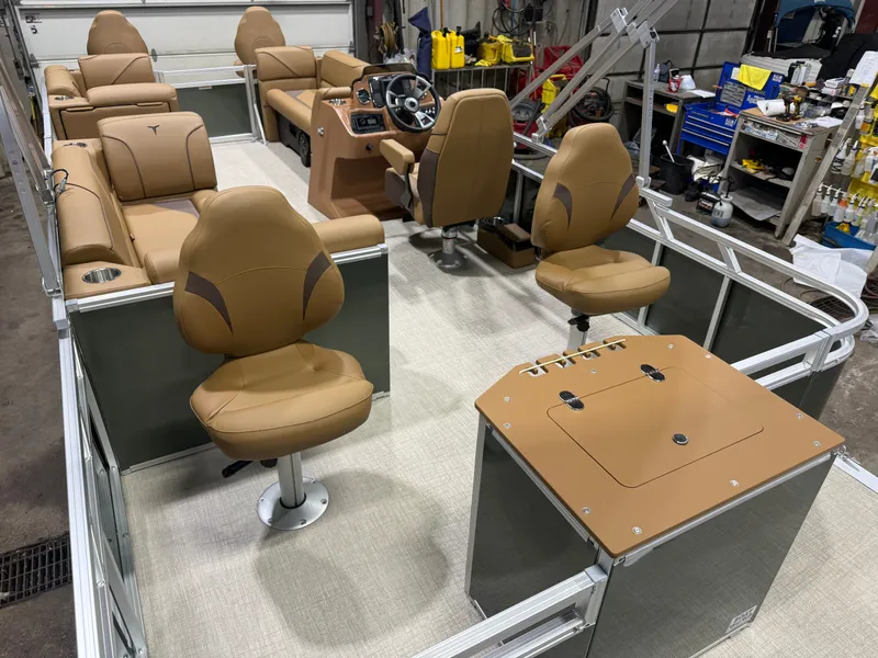 Slide: The Image of Tahoe Sport 23E80 Fish & Cruise Pontoon & Honda 4-Stroke EFI 2026 - 22