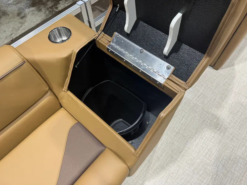 Slide: The Image of Tahoe Sport 23E80 Fish & Cruise Pontoon & Honda 4-Stroke EFI 2026 - 25