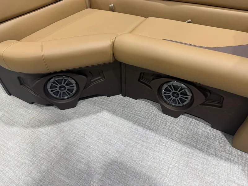 Slide: The Image of Tahoe Sport 23E80 Fish & Cruise Pontoon & Honda 4-Stroke EFI 2026 - 32