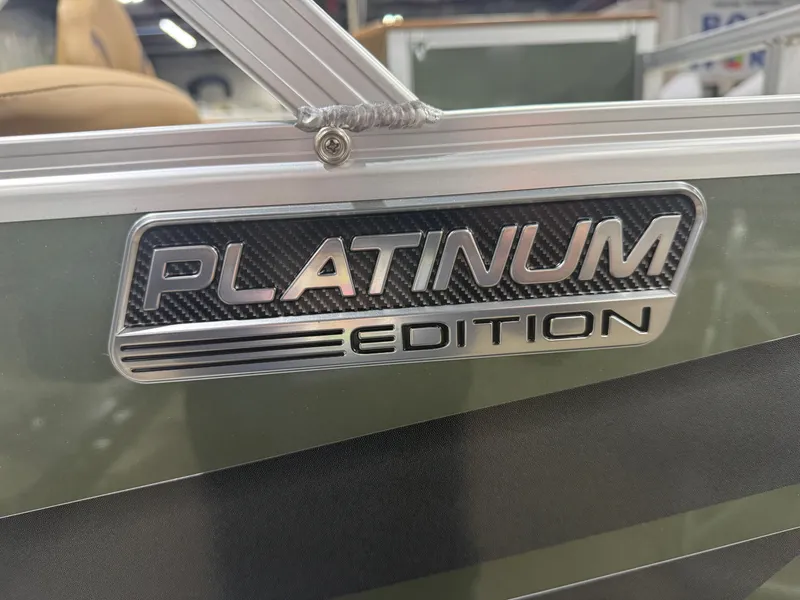 Slide: The Image of Tahoe Sport 23E80 Fish & Cruise Pontoon & Honda 4-Stroke EFI 2026 - 38