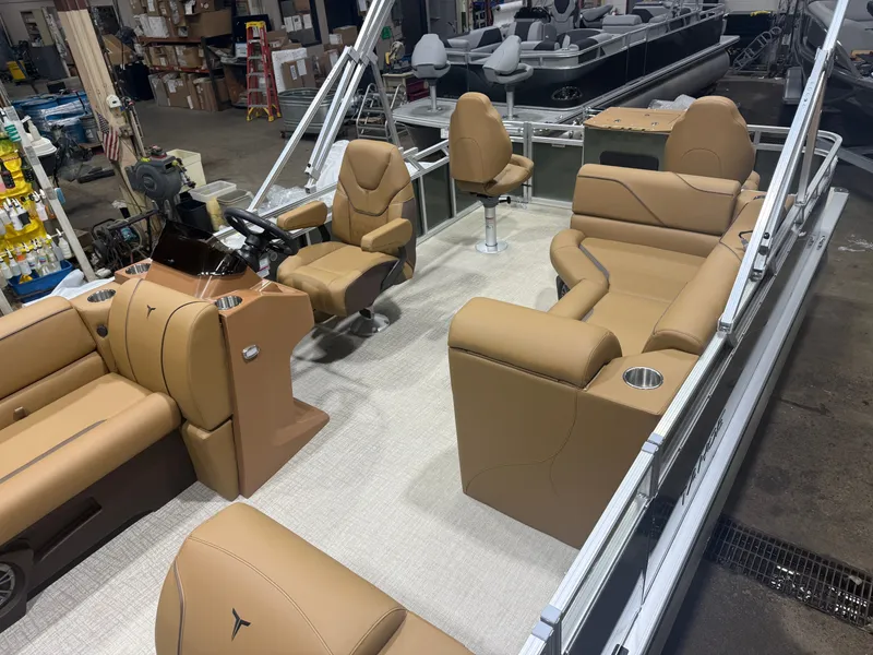 Slide: The Image of Tahoe Sport 23E80 Fish & Cruise Pontoon & Honda 4-Stroke EFI 2026 - 4