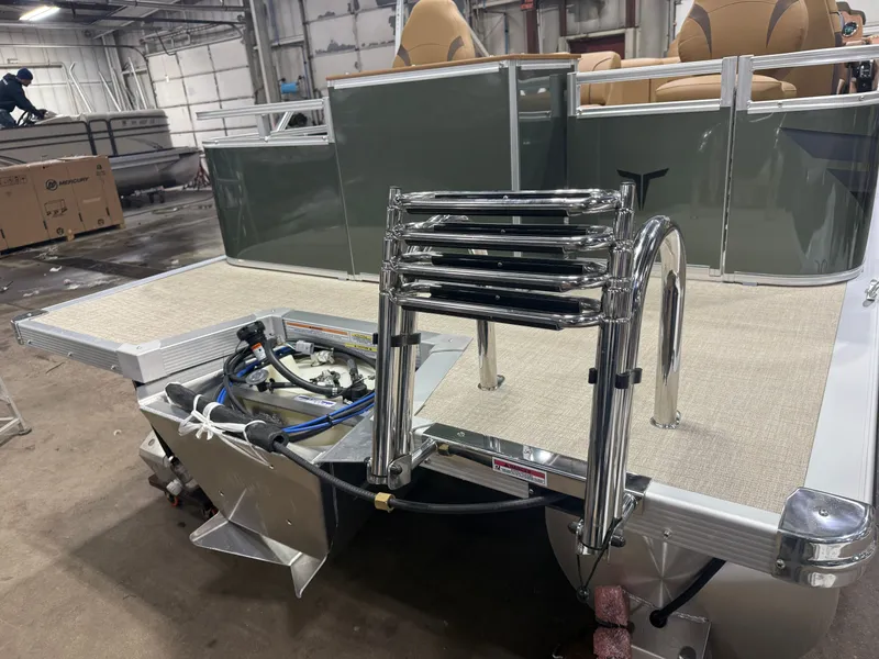 Slide: The Image of Tahoe Sport 23E80 Fish & Cruise Pontoon & Honda 4-Stroke EFI 2026 - 42