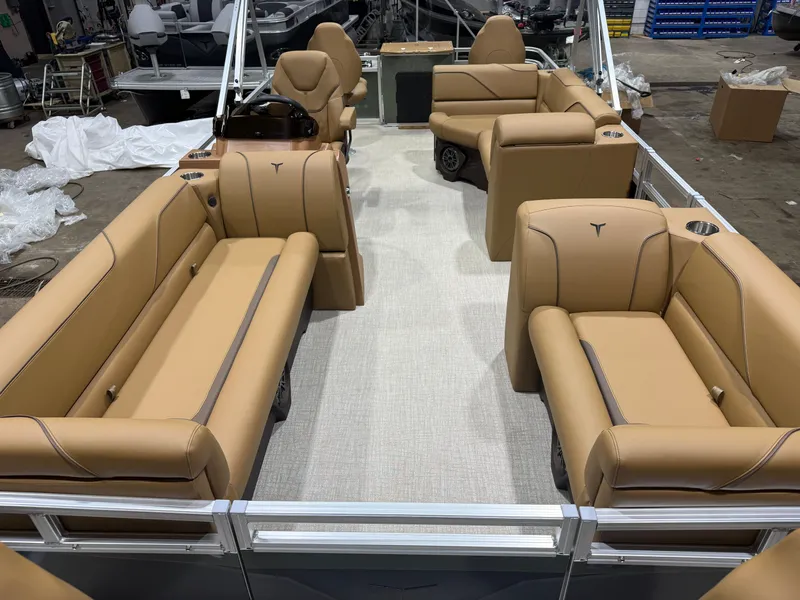 Slide: The Image of Tahoe Sport 23E80 Fish & Cruise Pontoon & Honda 4-Stroke EFI 2026 - 7
