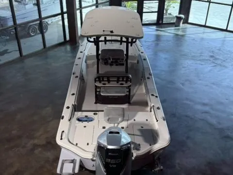 Slide: The Image of Sea Chaser 26 LX 2026 - 24