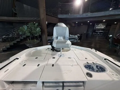 Slide: The Image of Sea Chaser 26 LX 2026 - 9