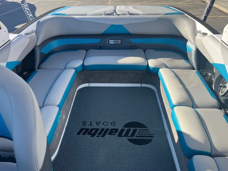 Slide: The Image of Malibu Wakesetter 23 LSV 2017 - 19