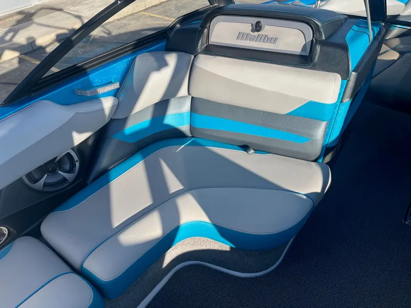 Slide: The Image of Malibu Wakesetter 23 LSV 2017 - 25