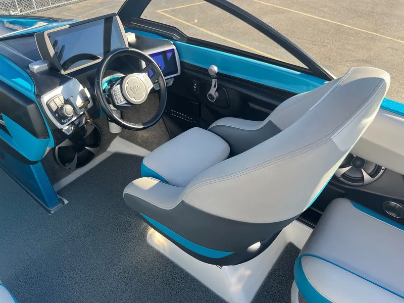 Slide: The Image of Malibu Wakesetter 23 LSV 2017 - 26