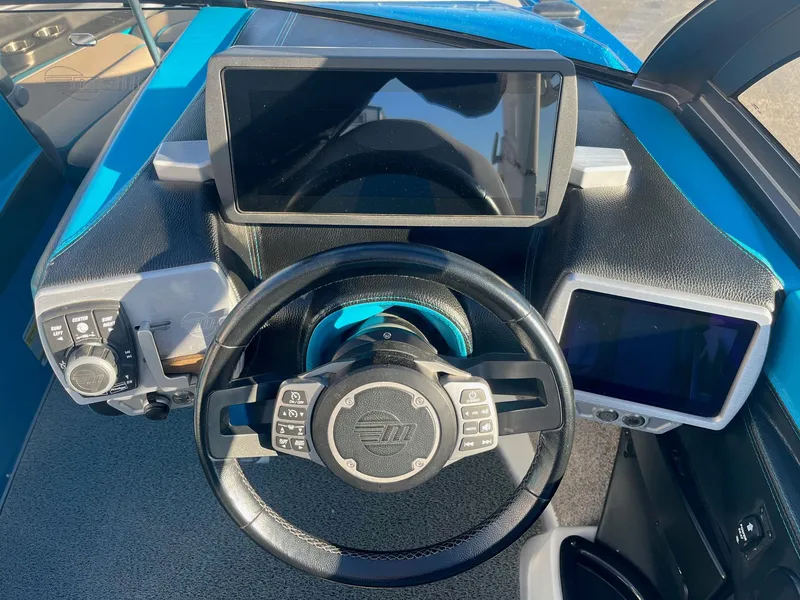 Slide: The Image of Malibu Wakesetter 23 LSV 2017 - 28