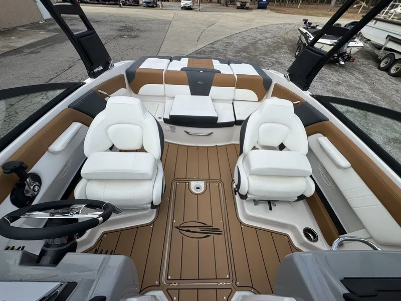 Slide: The Image of Chaparral 21 SSi 2026 - 10