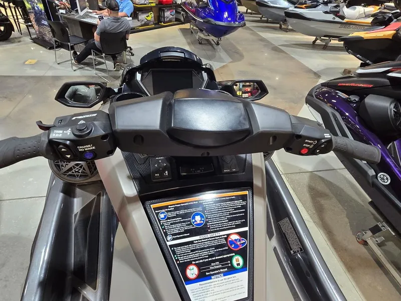 Slide: The Image of Yamaha FX® HO with Audio 2025 - 5