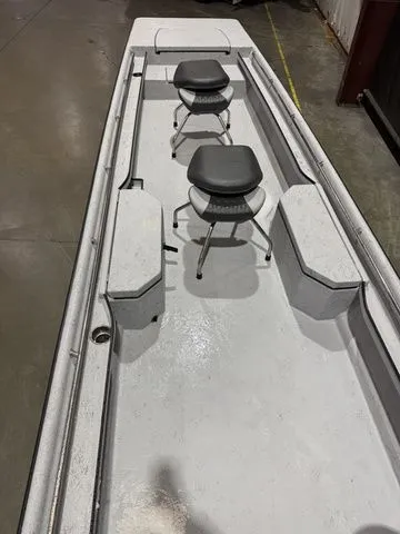 Slide: The Image of Supreme S52 W/Tohatsu 40 Jet 2026 - 6