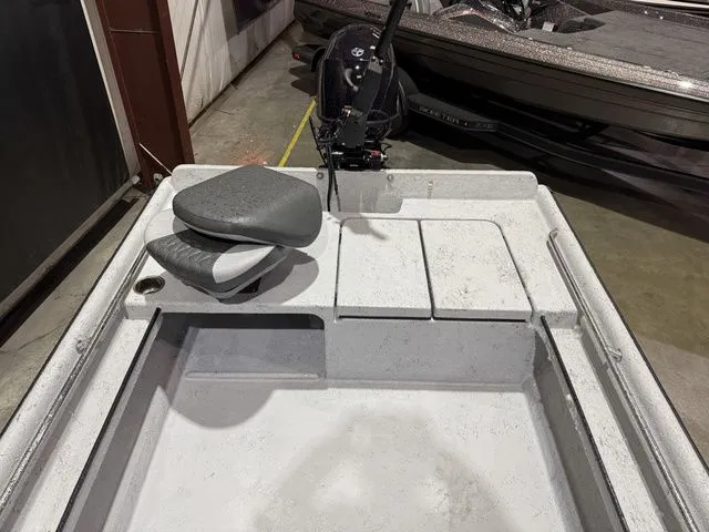 Slide: The Image of Supreme S52 W/Tohatsu 40 Jet 2026 - 9