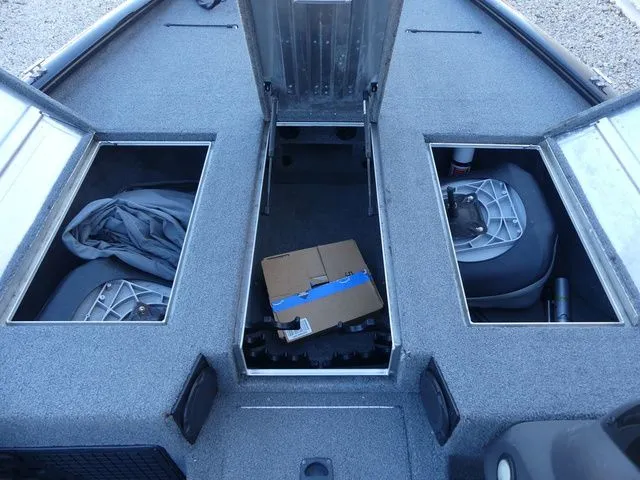 Slide: The Image of Tracker Pro Team™ 195 TXW 40th Anniversary Edition 2018 - 17