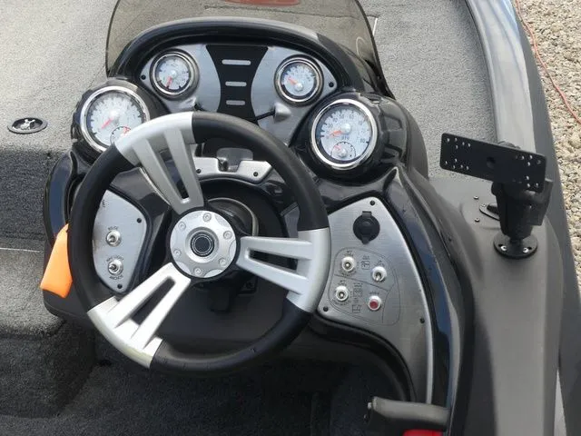 Slide: The Image of Tracker Pro Team™ 195 TXW 40th Anniversary Edition 2018 - 26